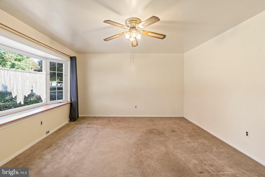 1625 Linden Ave
