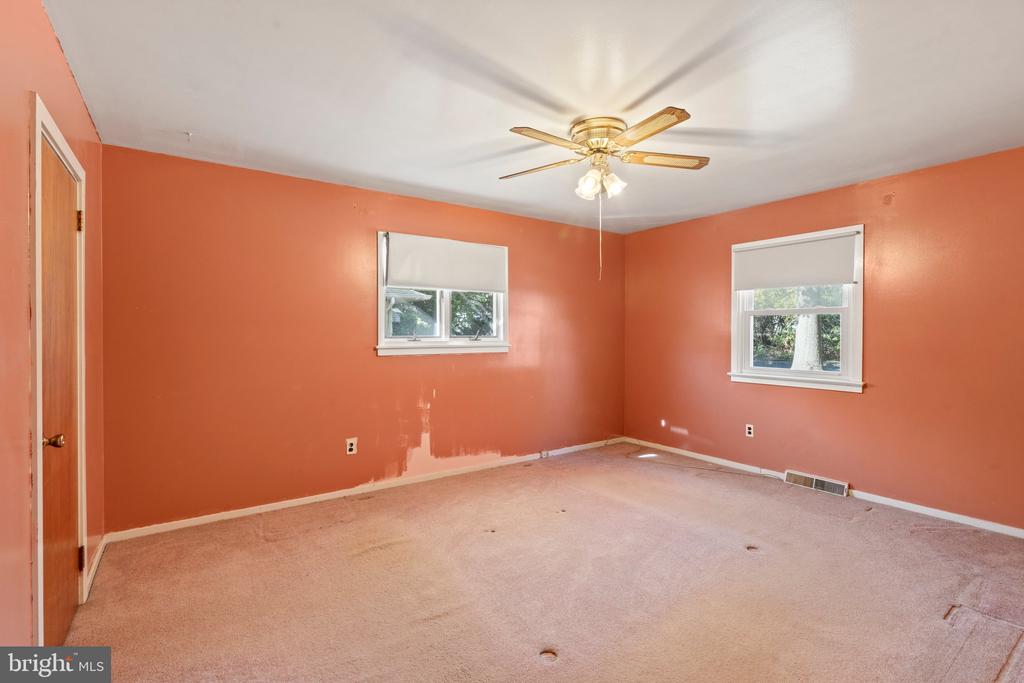 1625 Linden Ave
