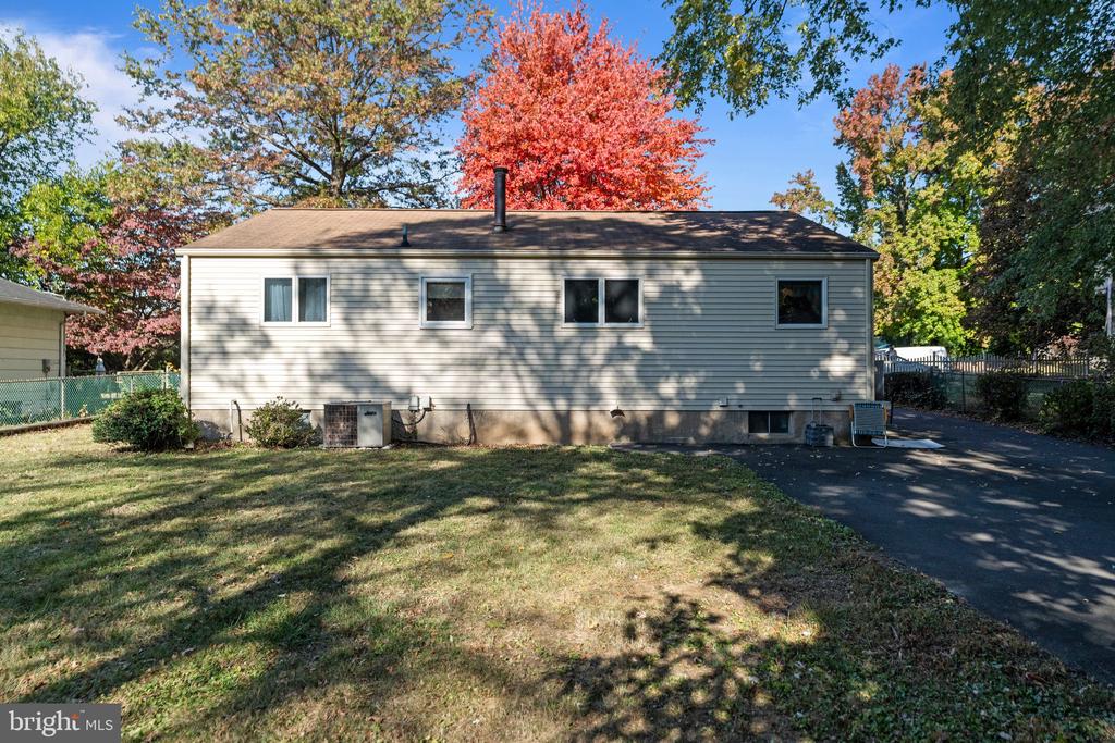 1625 Linden Ave