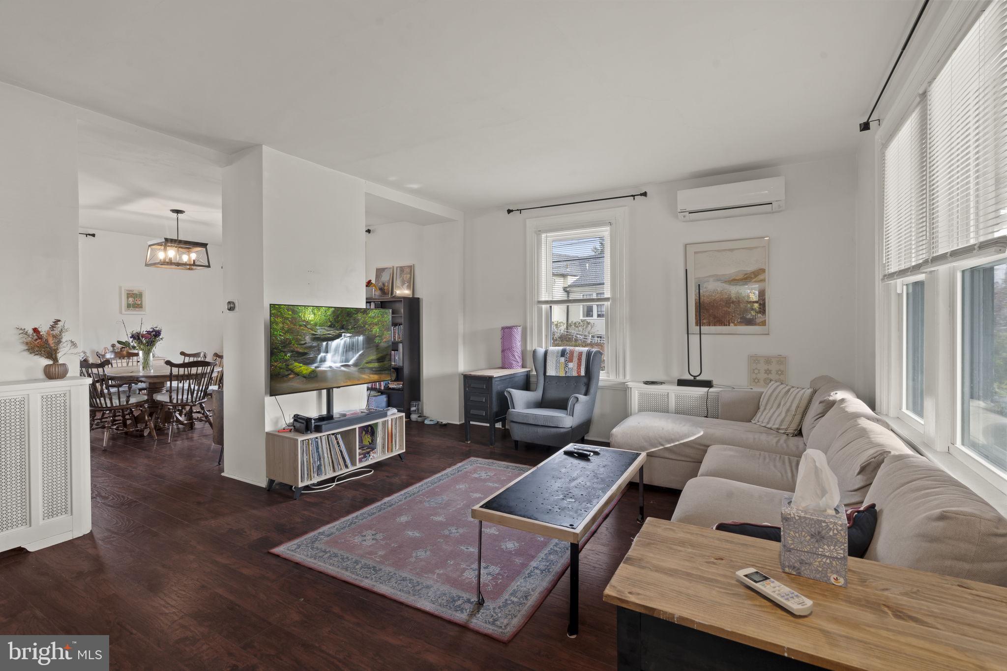 114 CADWALADER AVENUE