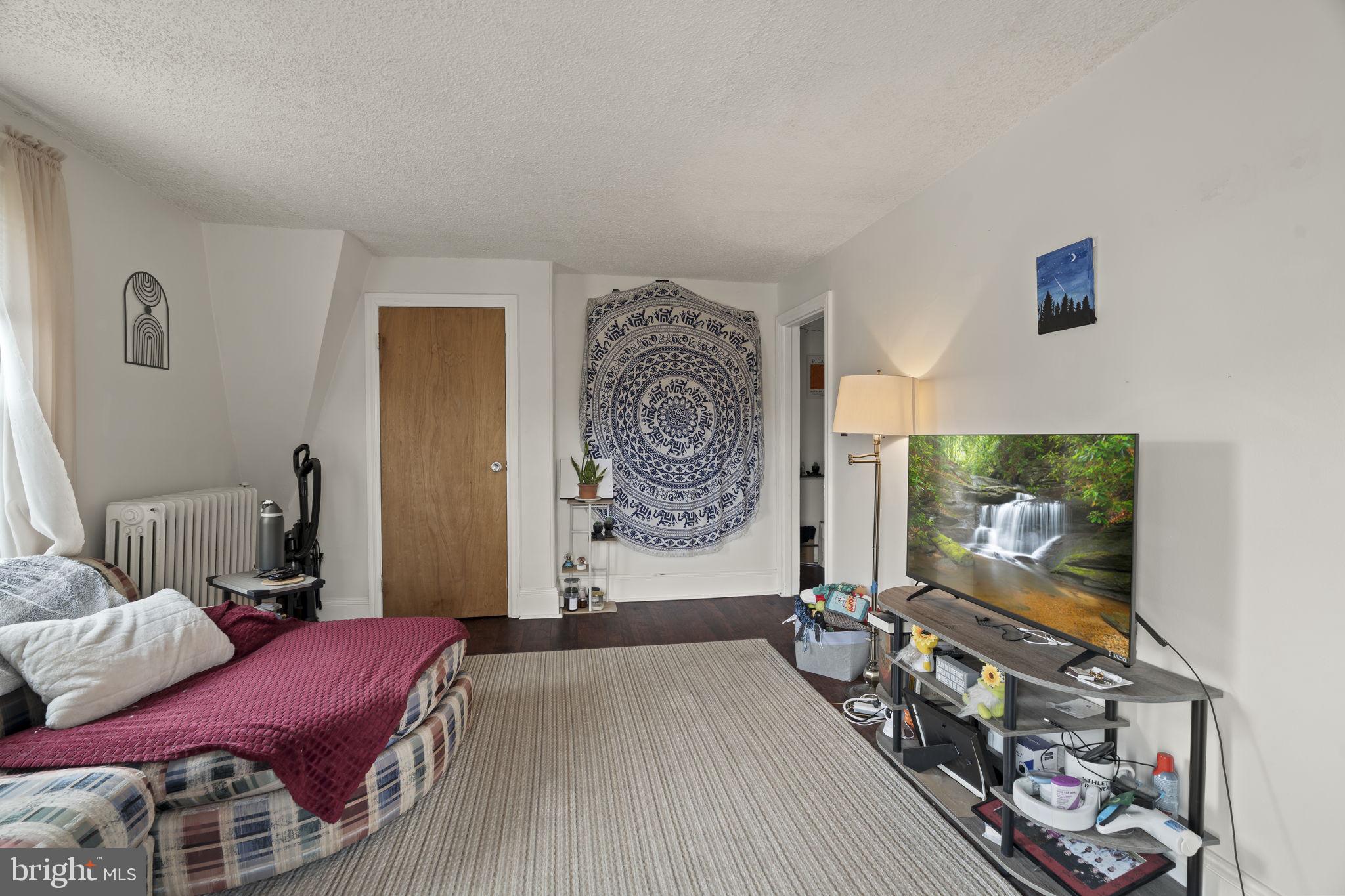 114 CADWALADER AVENUE