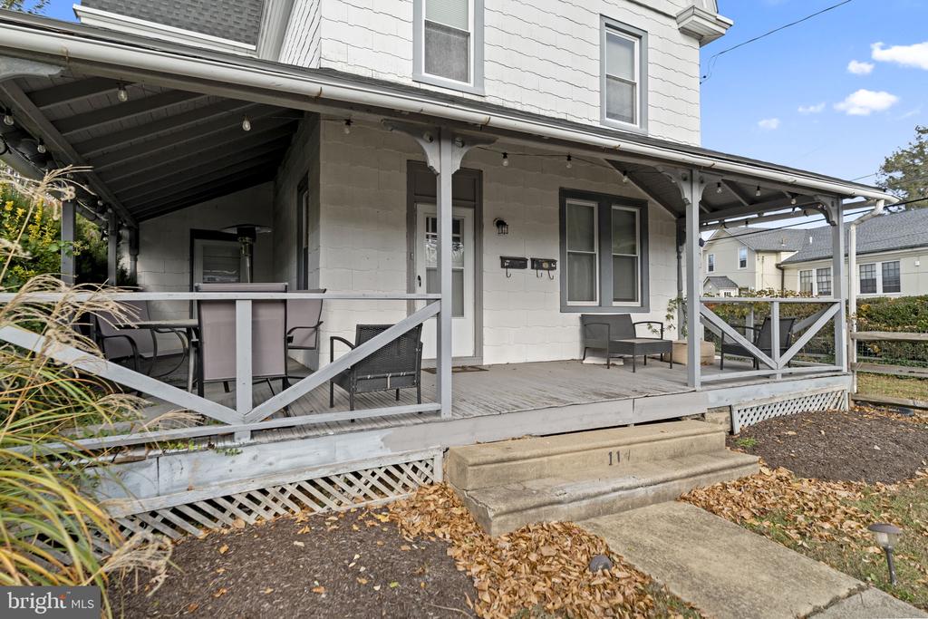 114 CADWALADER AVENUE