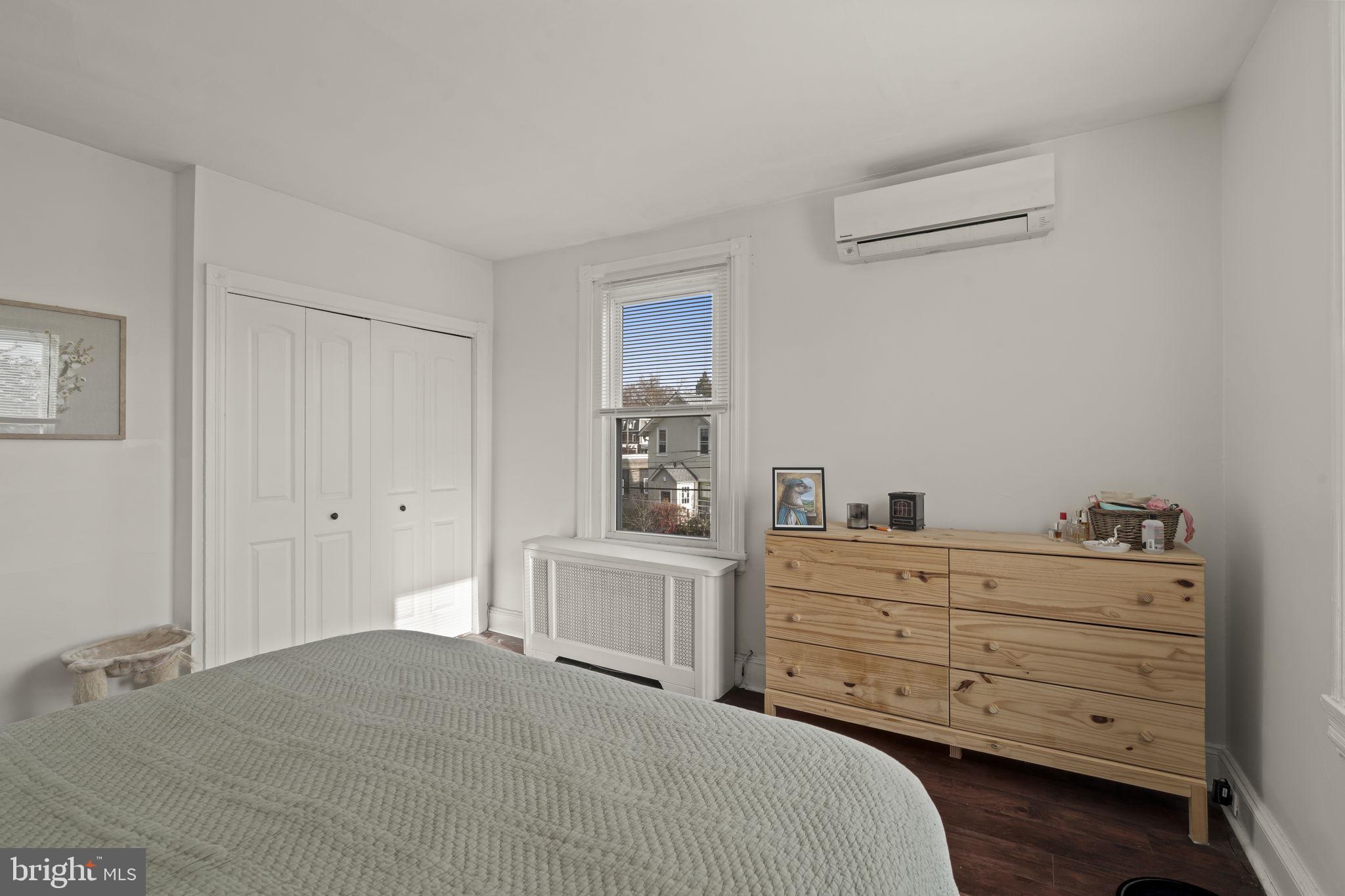 114 CADWALADER AVENUE