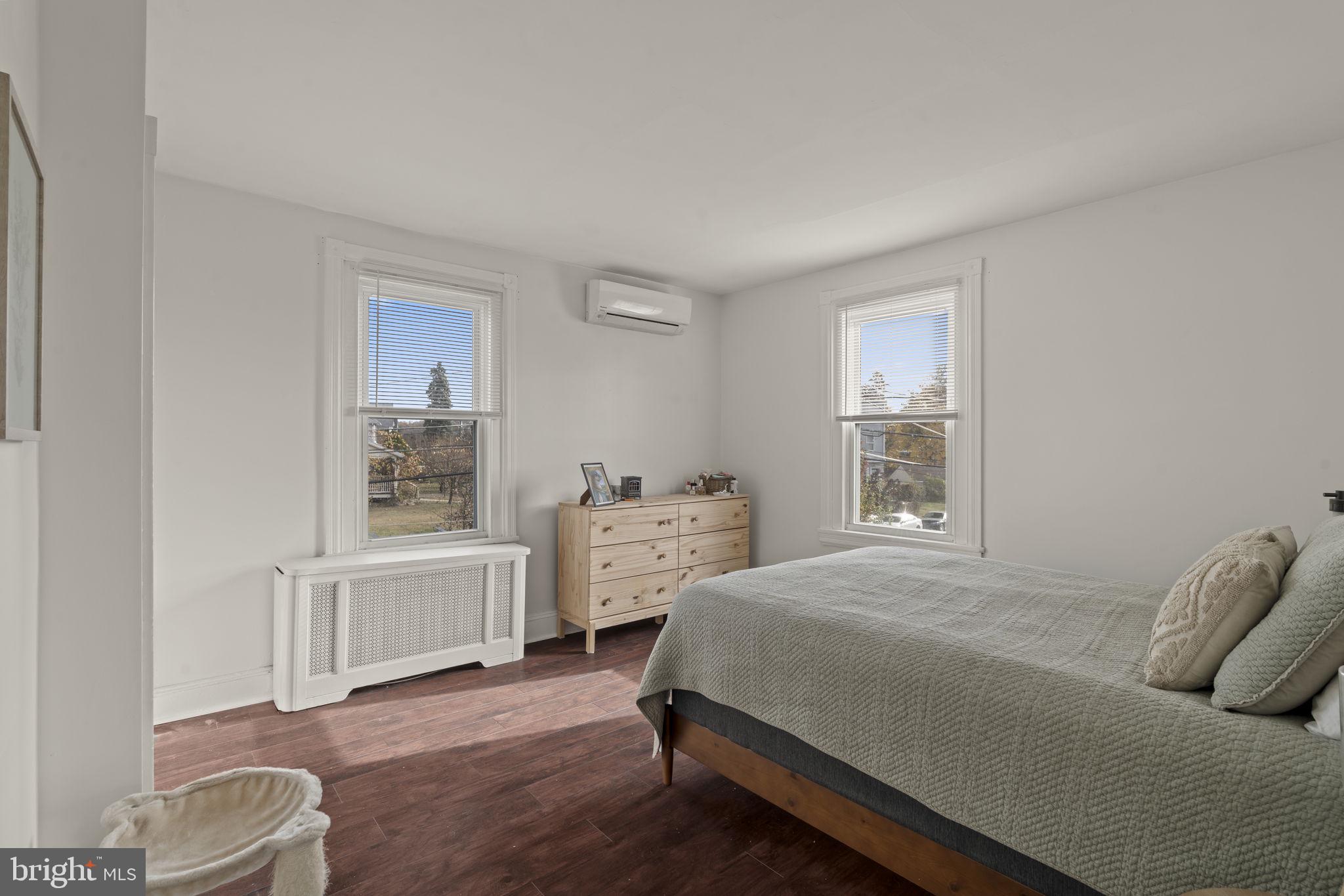 114 CADWALADER AVENUE