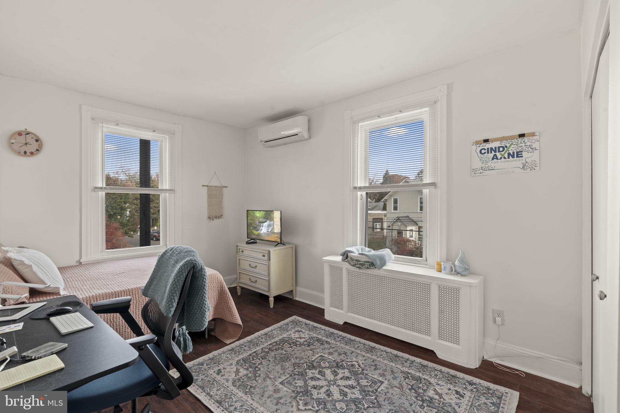 114 CADWALADER AVENUE