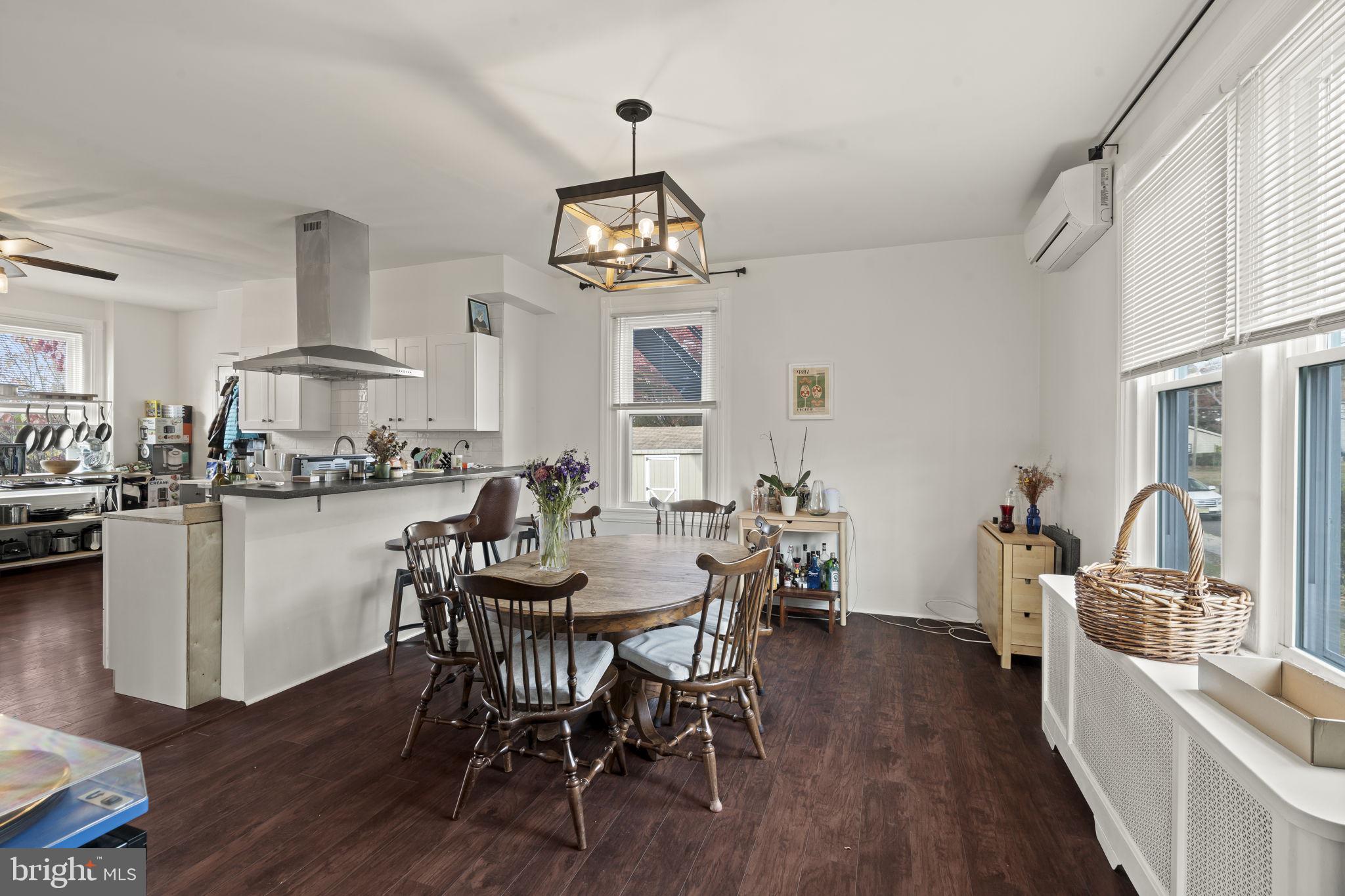 114 CADWALADER AVENUE