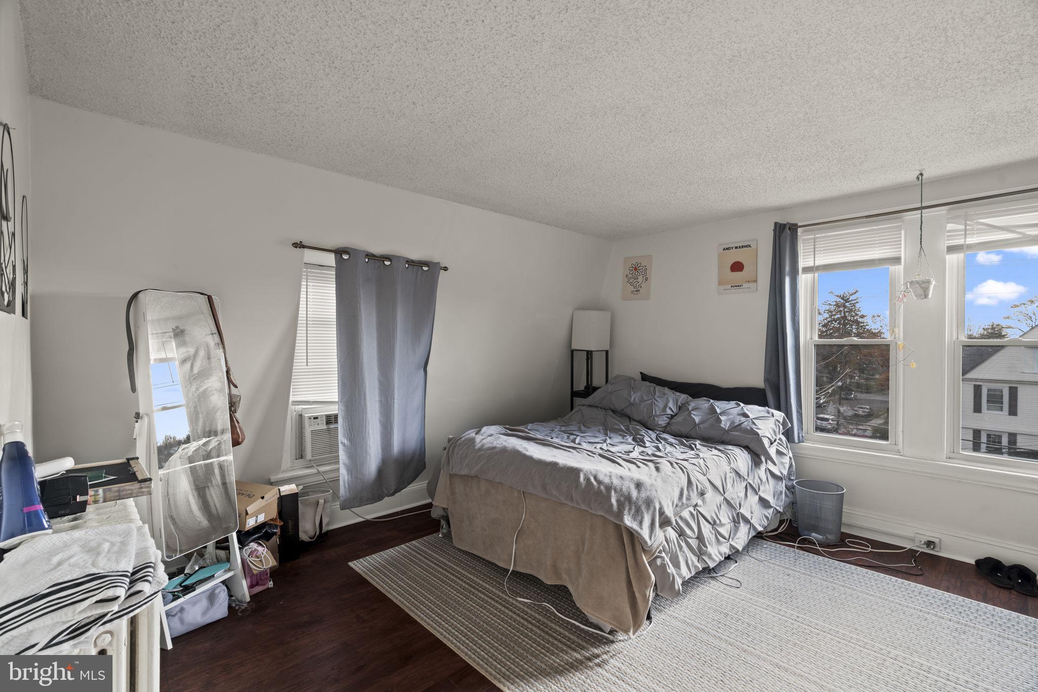 114 CADWALADER AVENUE