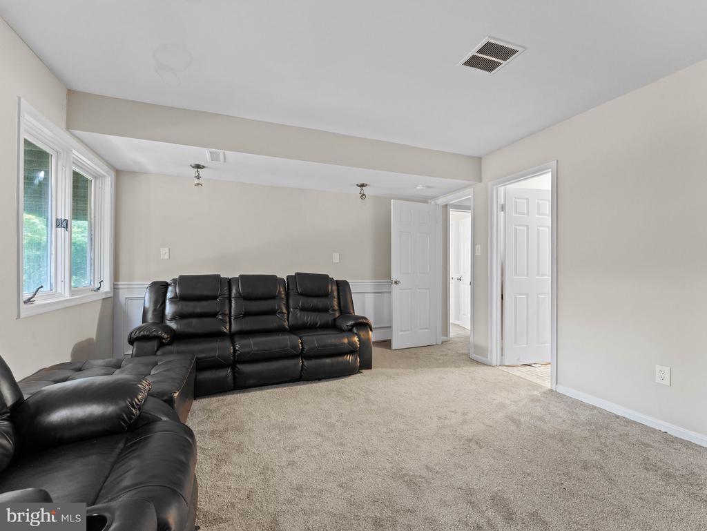 455 COPPER BEECH CIRCLE
