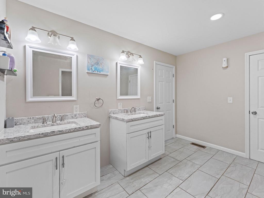 455 COPPER BEECH CIRCLE