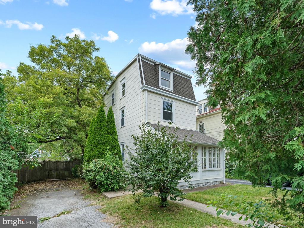 316 LOCUST AVENUE