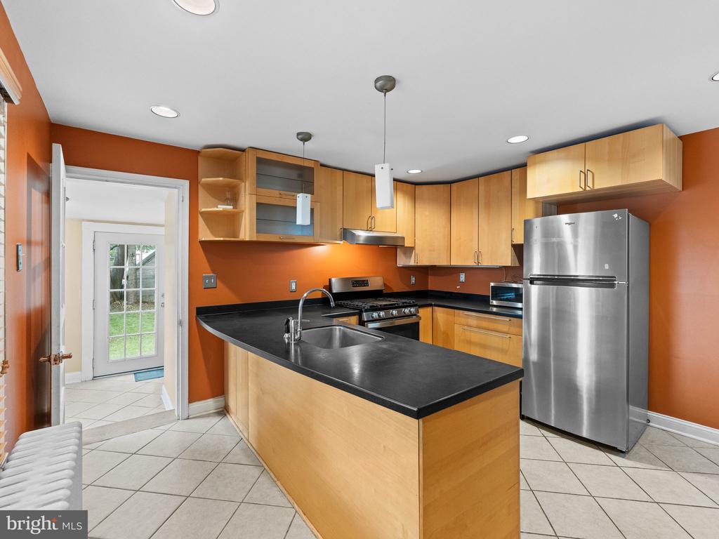 316 LOCUST AVENUE
