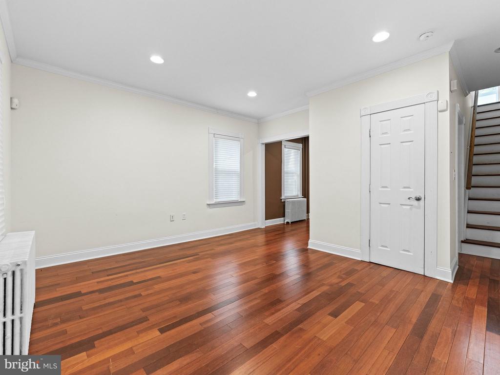 316 LOCUST AVENUE
