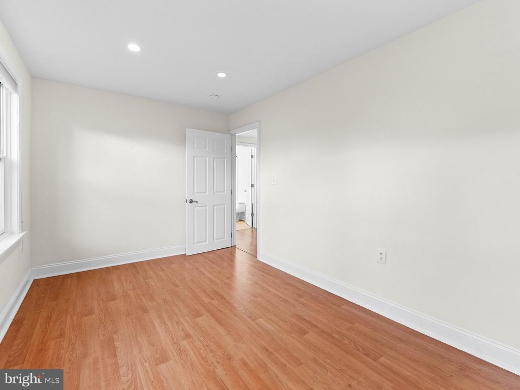 316 LOCUST AVENUE