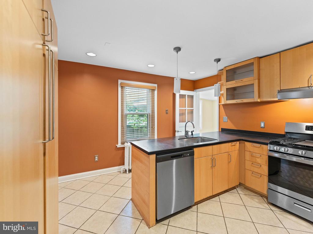 316 LOCUST AVENUE