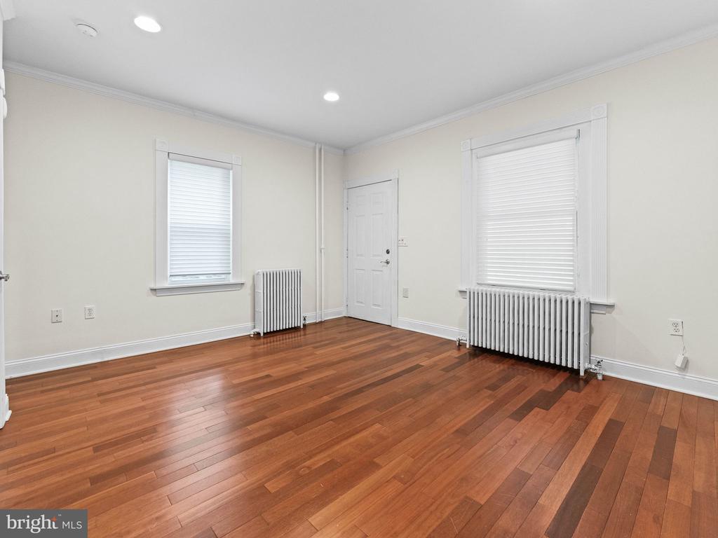 316 LOCUST AVENUE