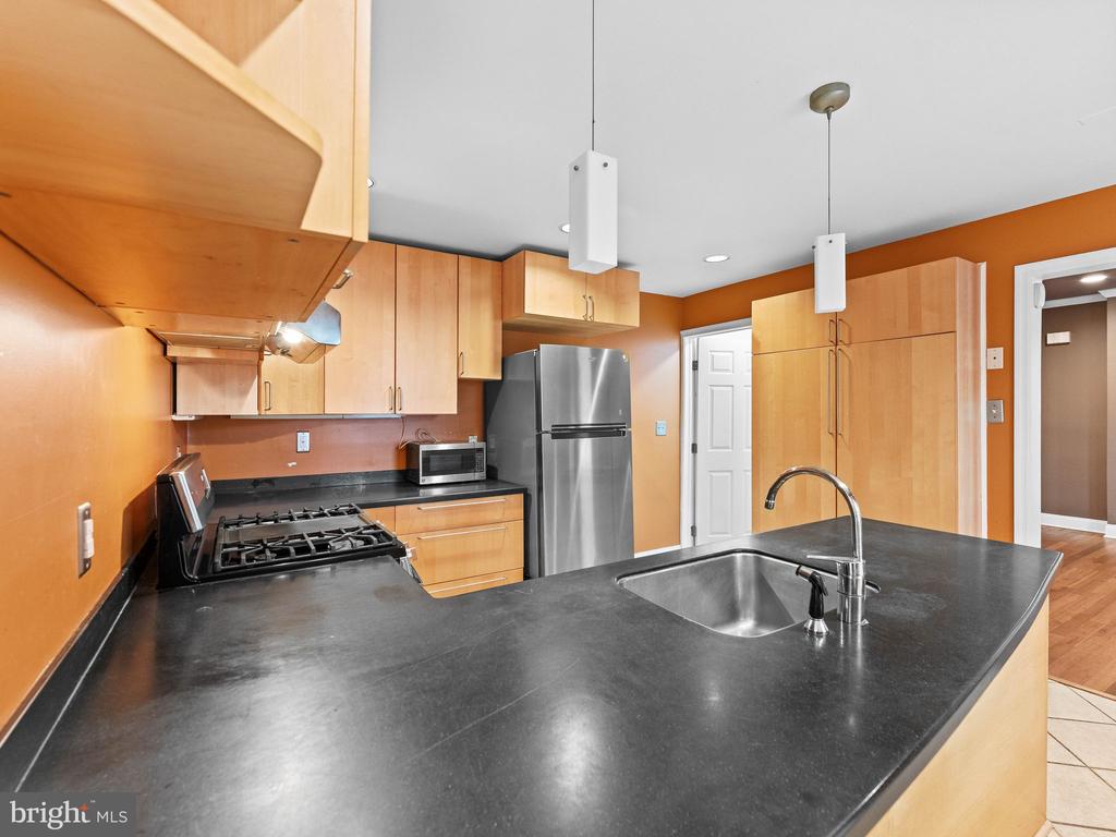 316 LOCUST AVENUE