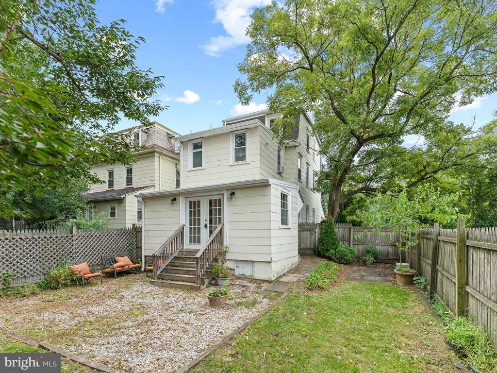 316 LOCUST AVENUE