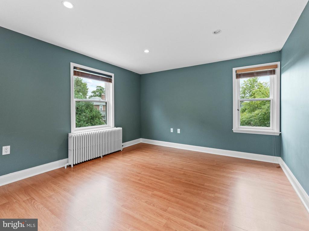 316 LOCUST AVENUE