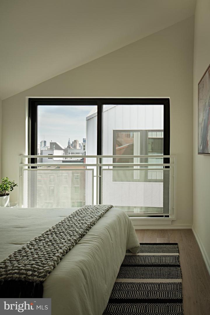 2011 Cambridge St #14