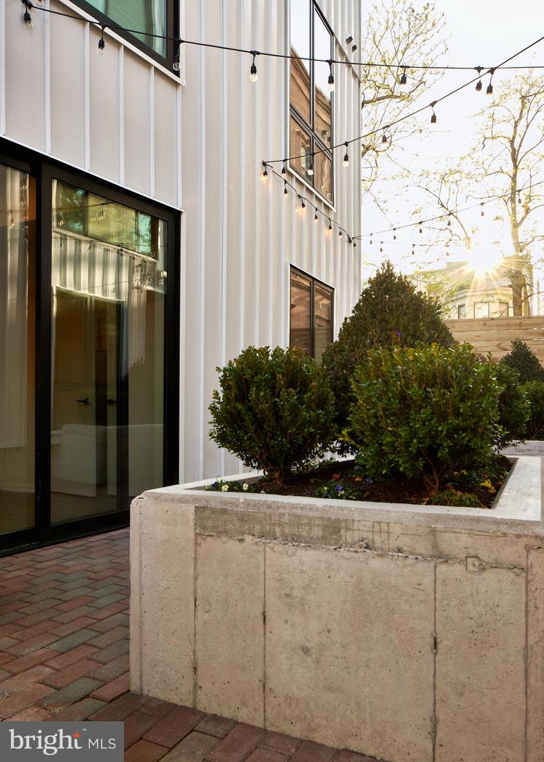 2011 Cambridge St #14