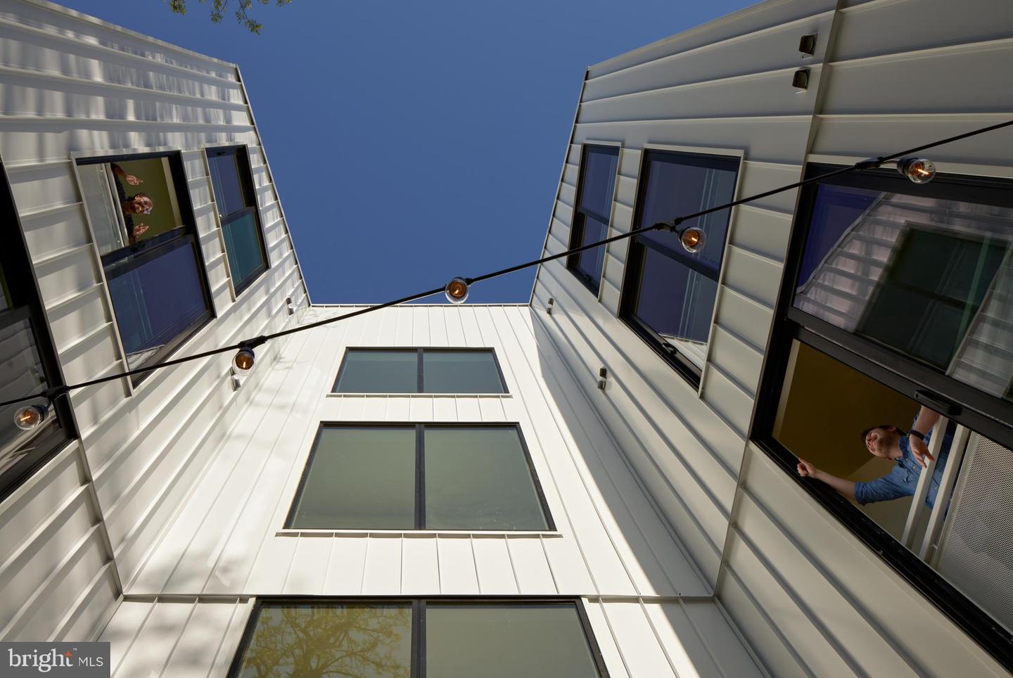 2011 Cambridge St #14