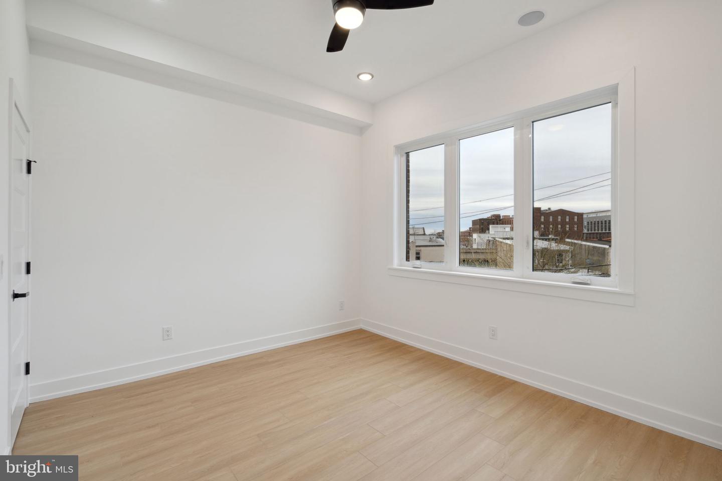 129 E Cumberland St #4