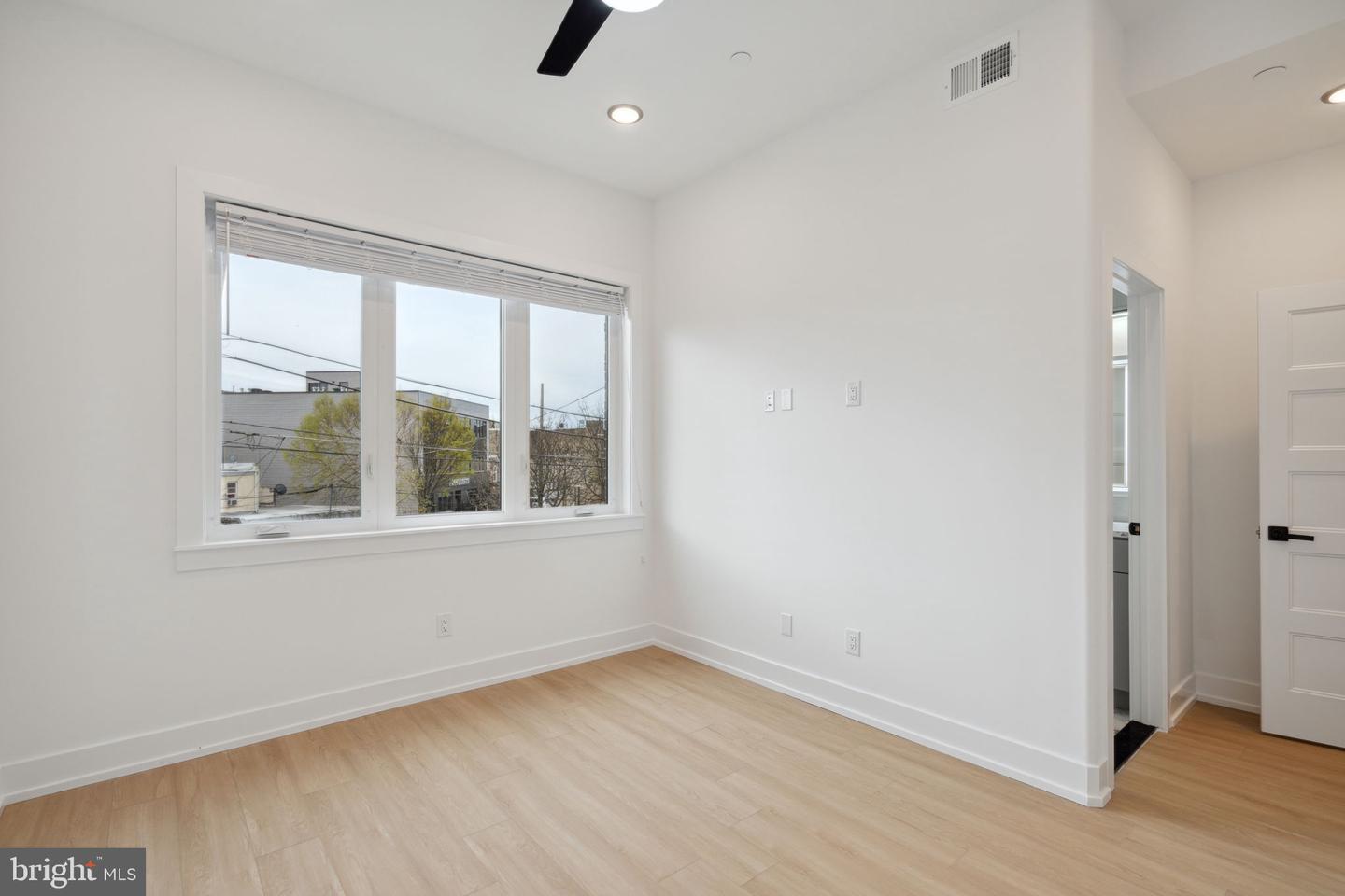 129 E Cumberland St #4