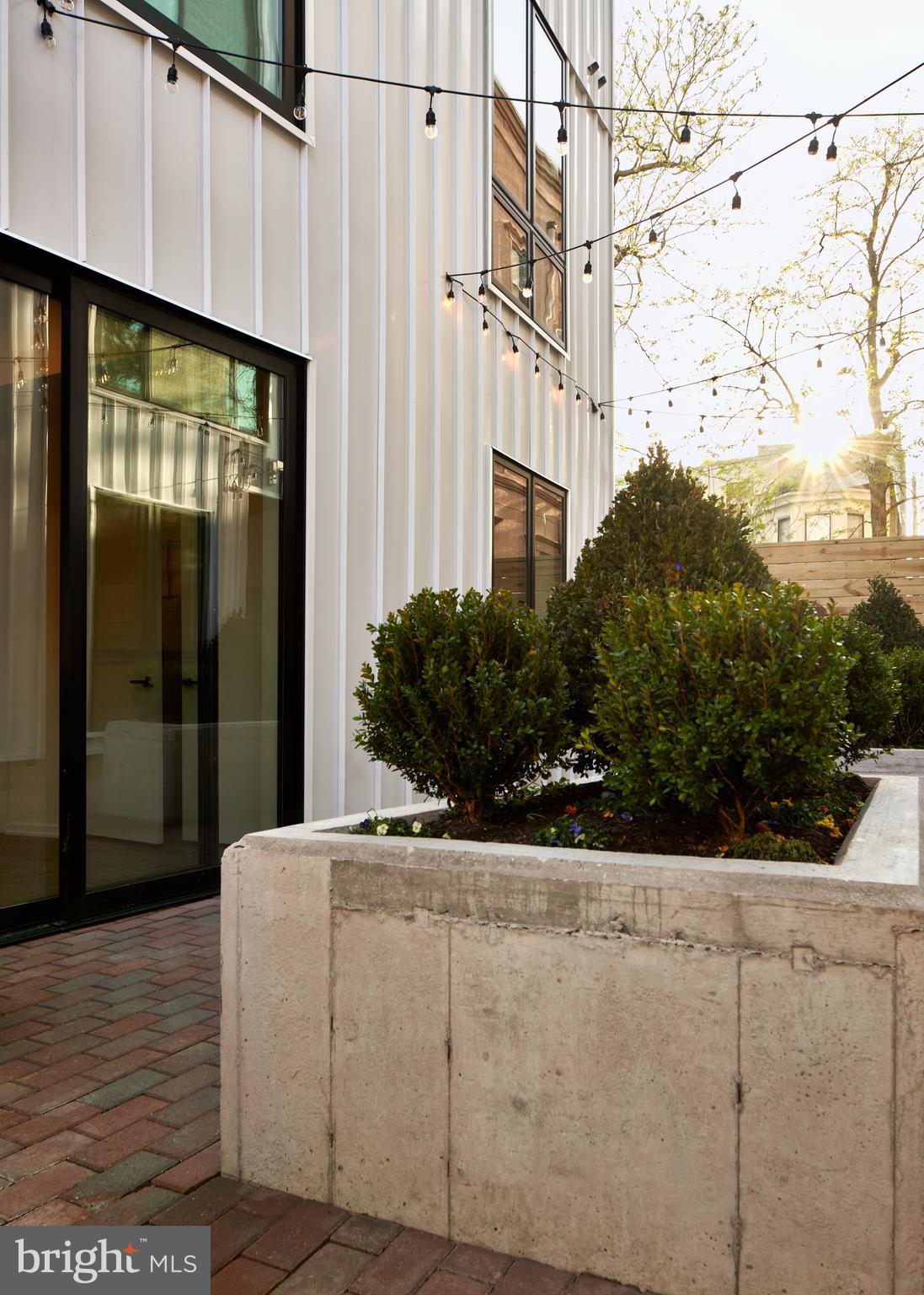 2011 Cambridge St #11