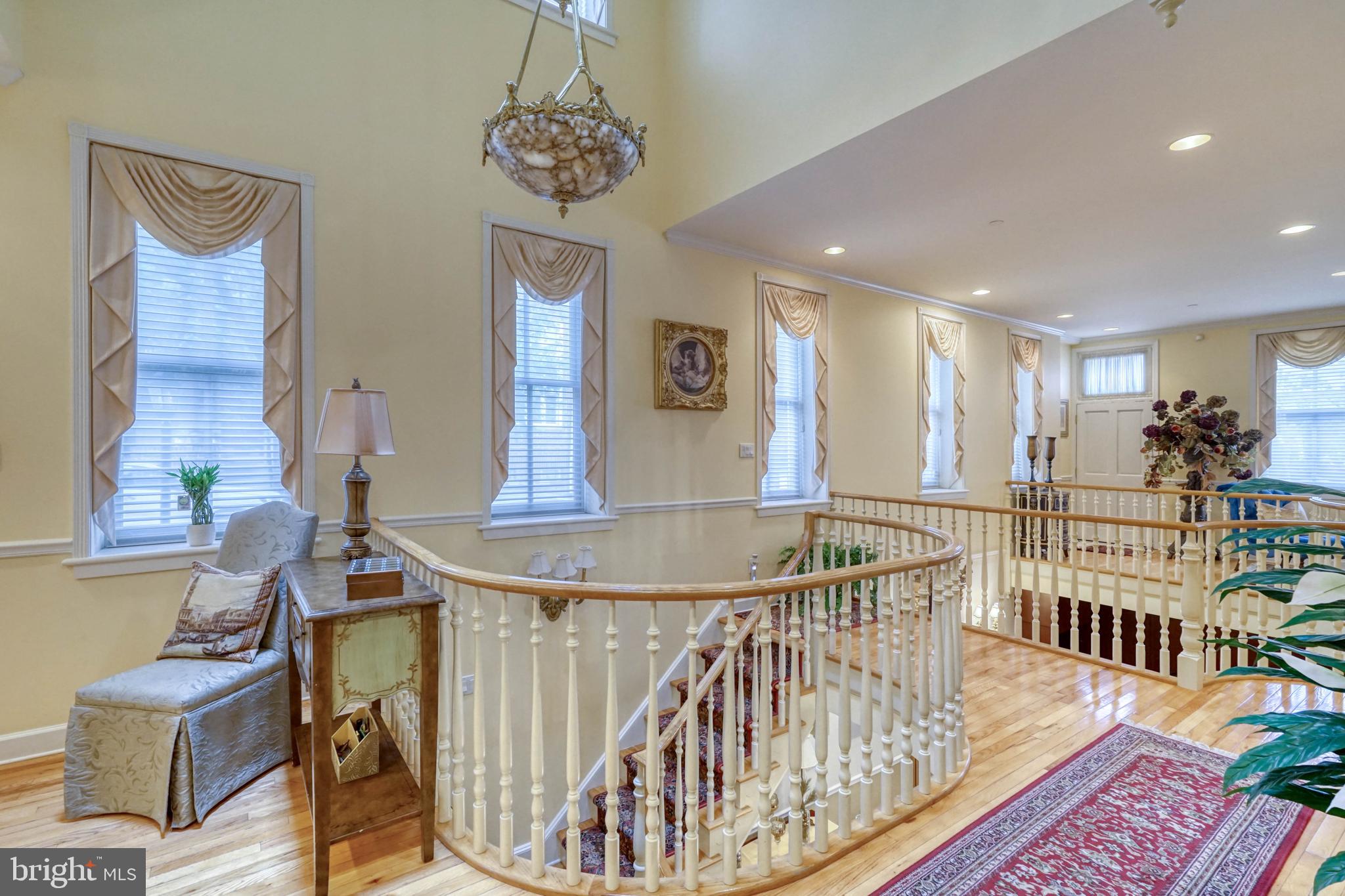 104 Queen St