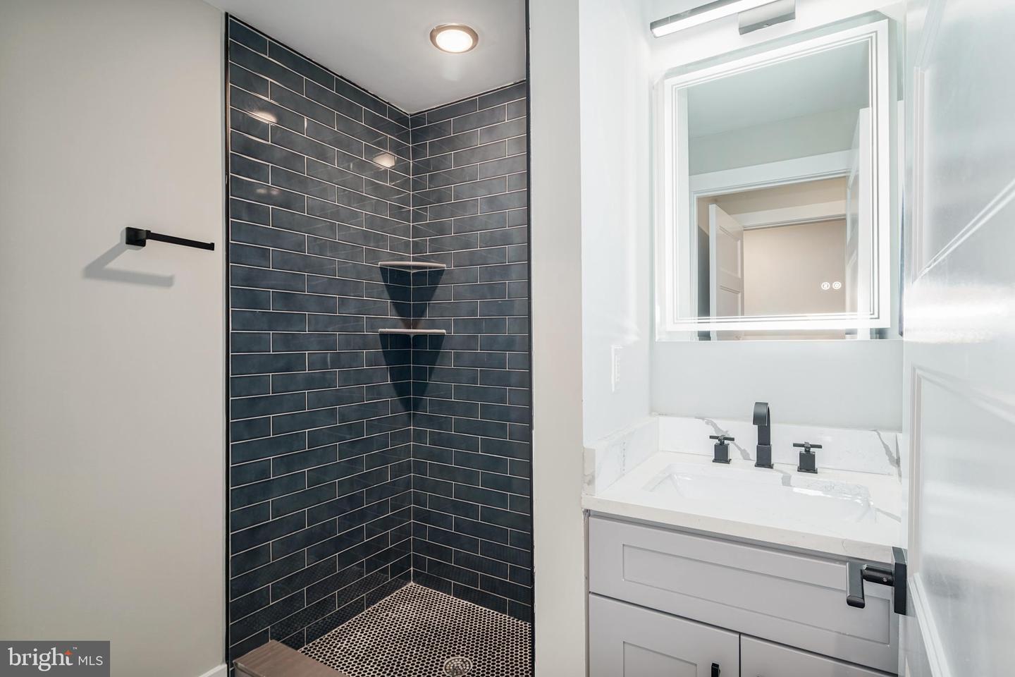 1645 Germantown Ave #4