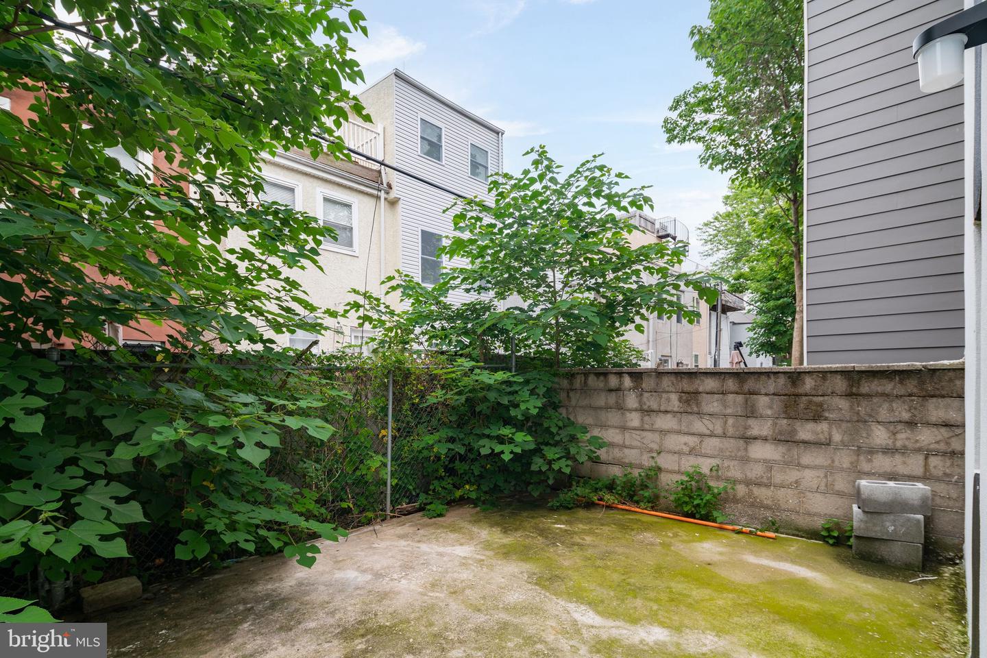 1521 Carpenter St #1