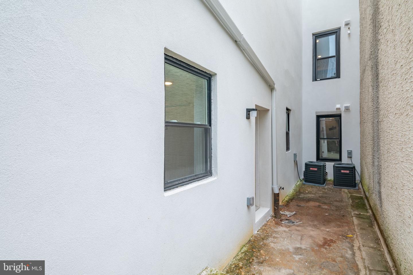 1521 Carpenter St #1