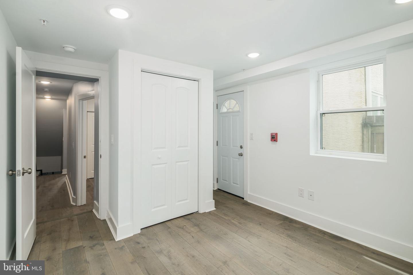 1521 Carpenter St #1