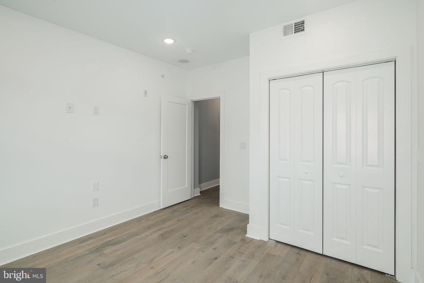 1521 Carpenter St #3