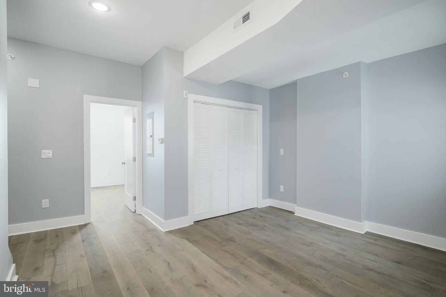 1521 Carpenter St #3