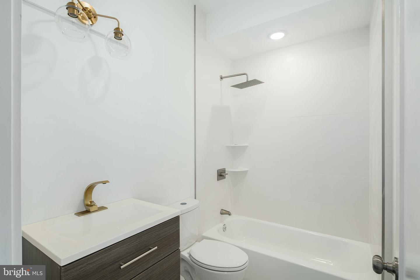 1521 Carpenter St #3