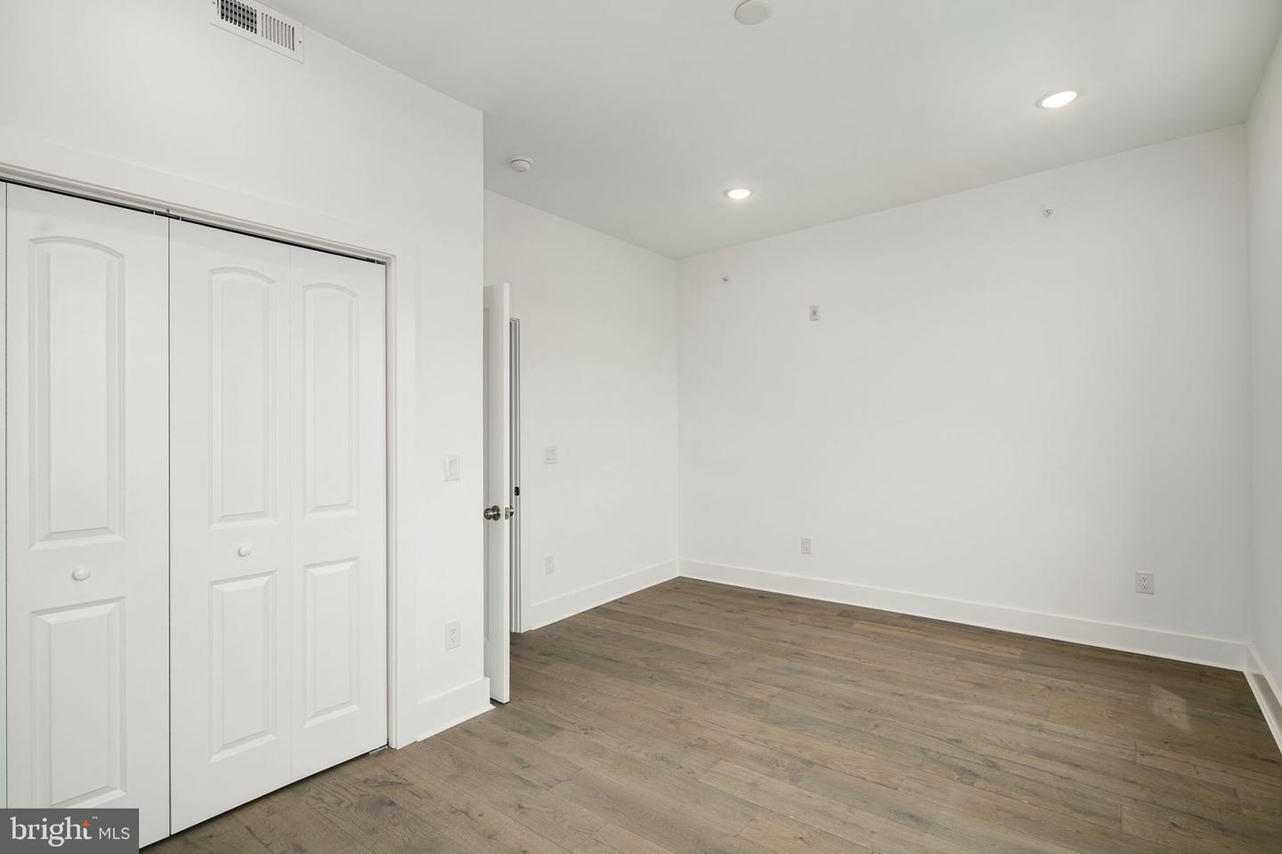 1521 Carpenter St #3