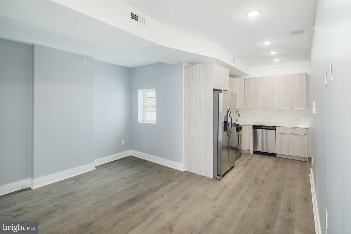 1521 Carpenter St #3