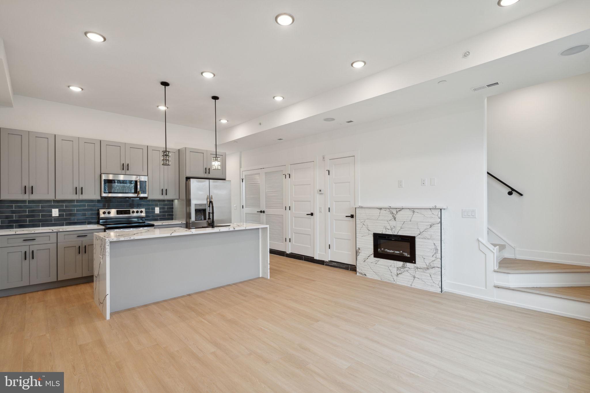 129 E Cumberland St #5