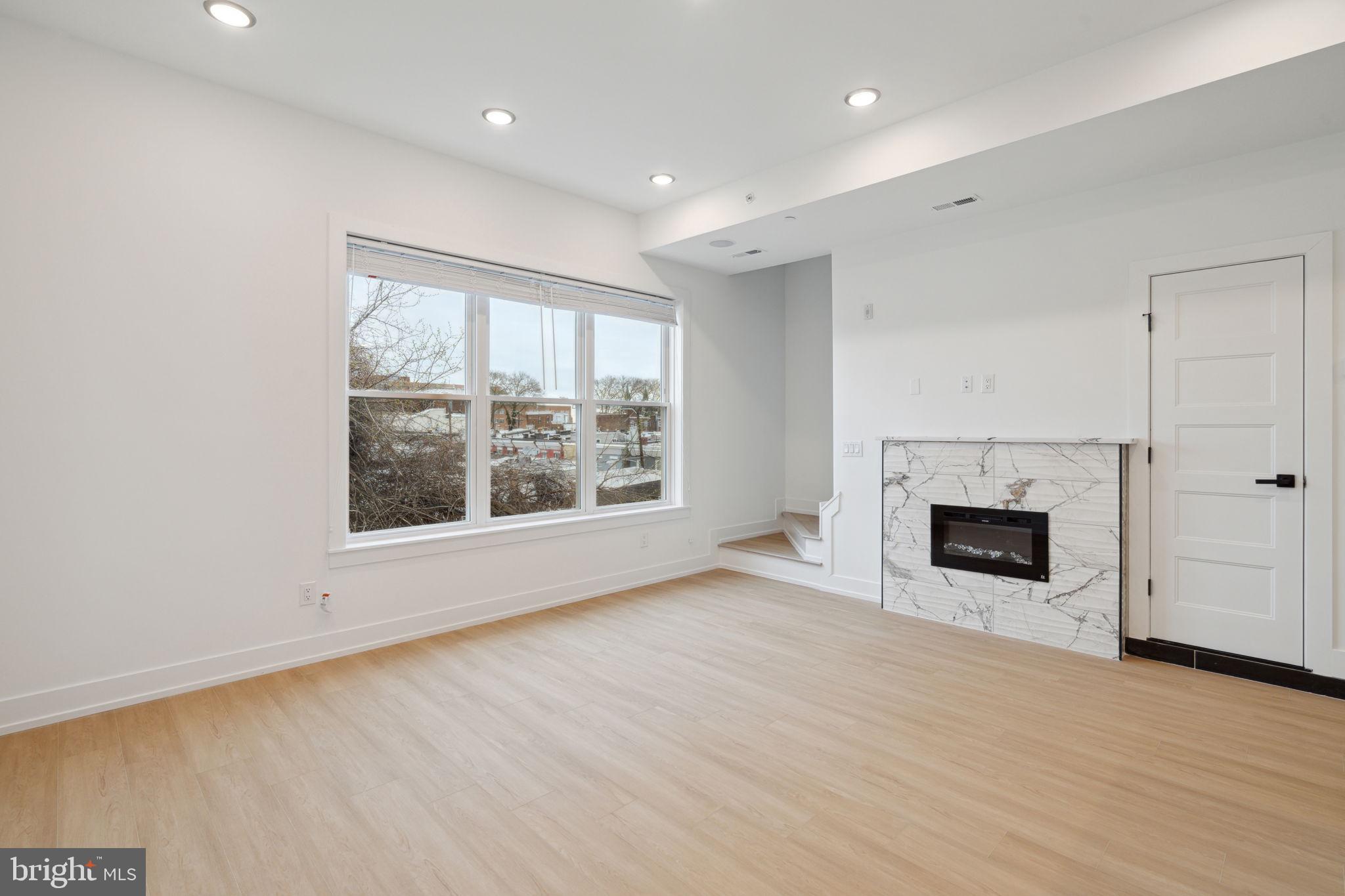 129 E Cumberland St #5