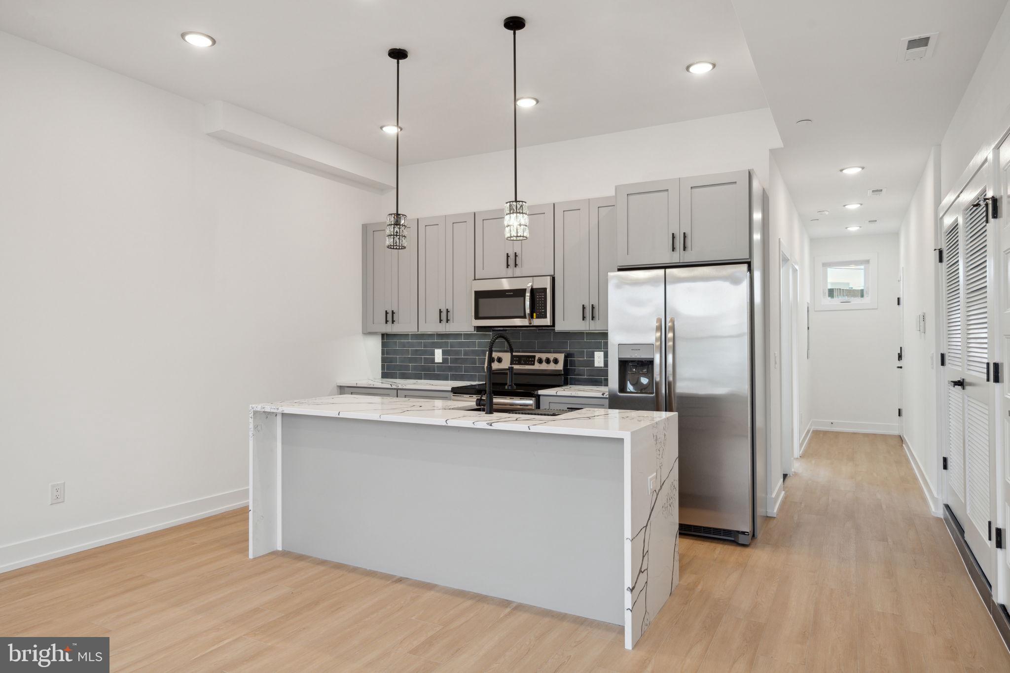 129 E Cumberland St #5