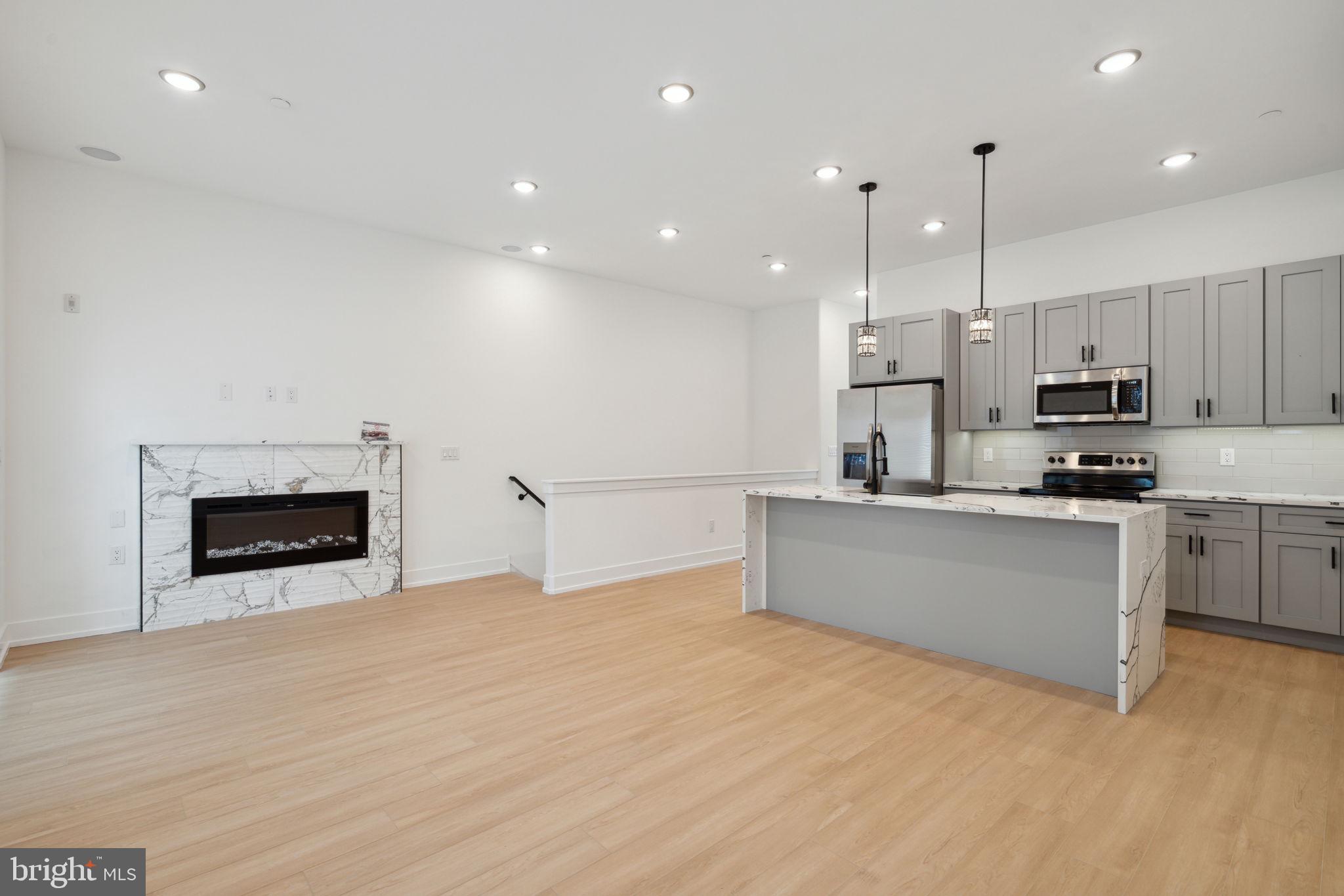 129 E Cumberland St #2