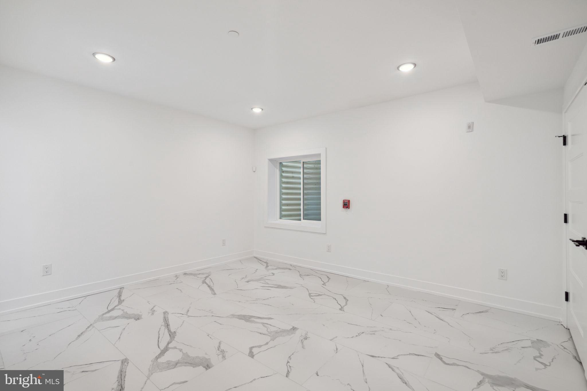 129 E Cumberland St #2