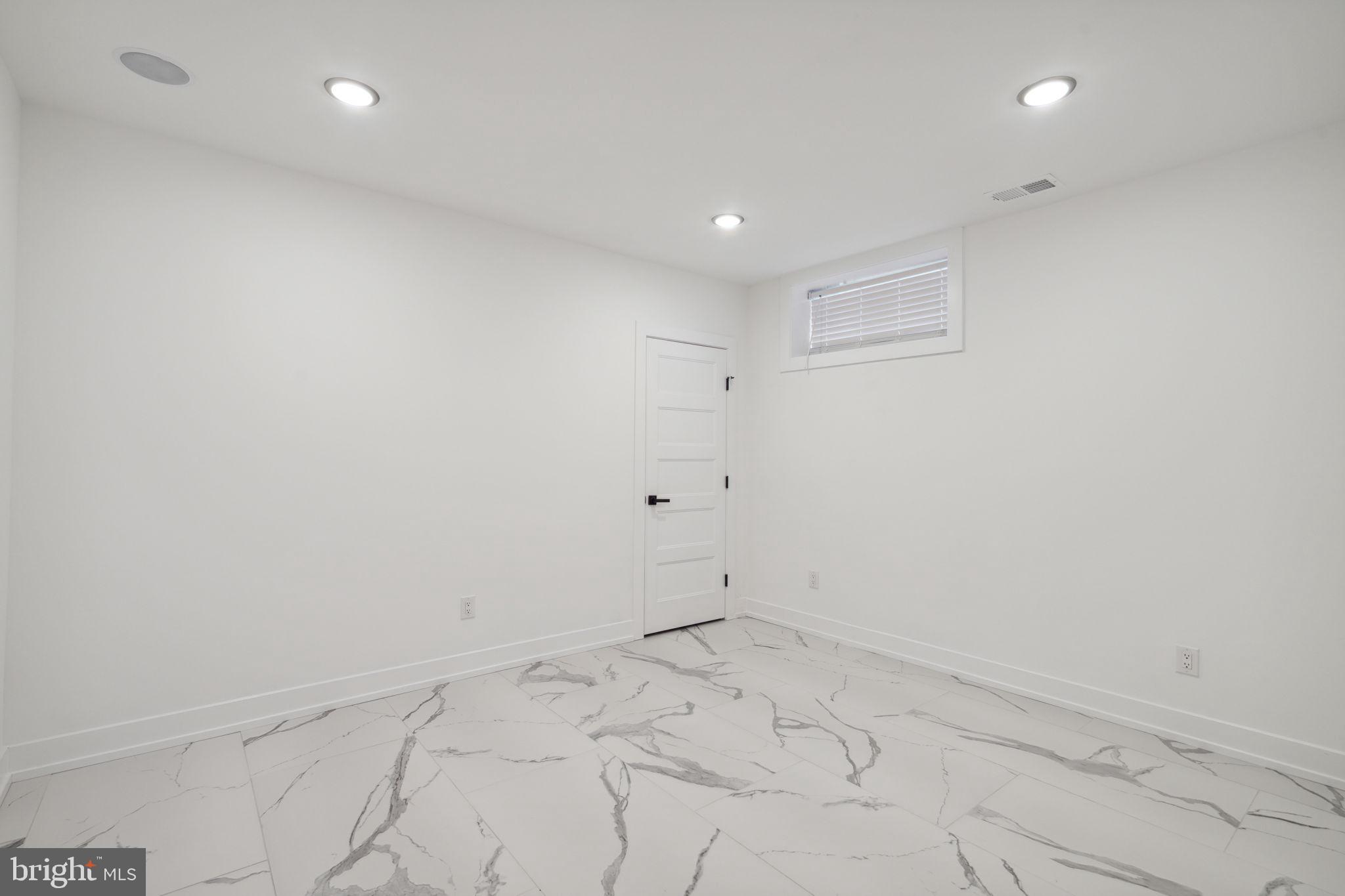 129 E Cumberland St #2