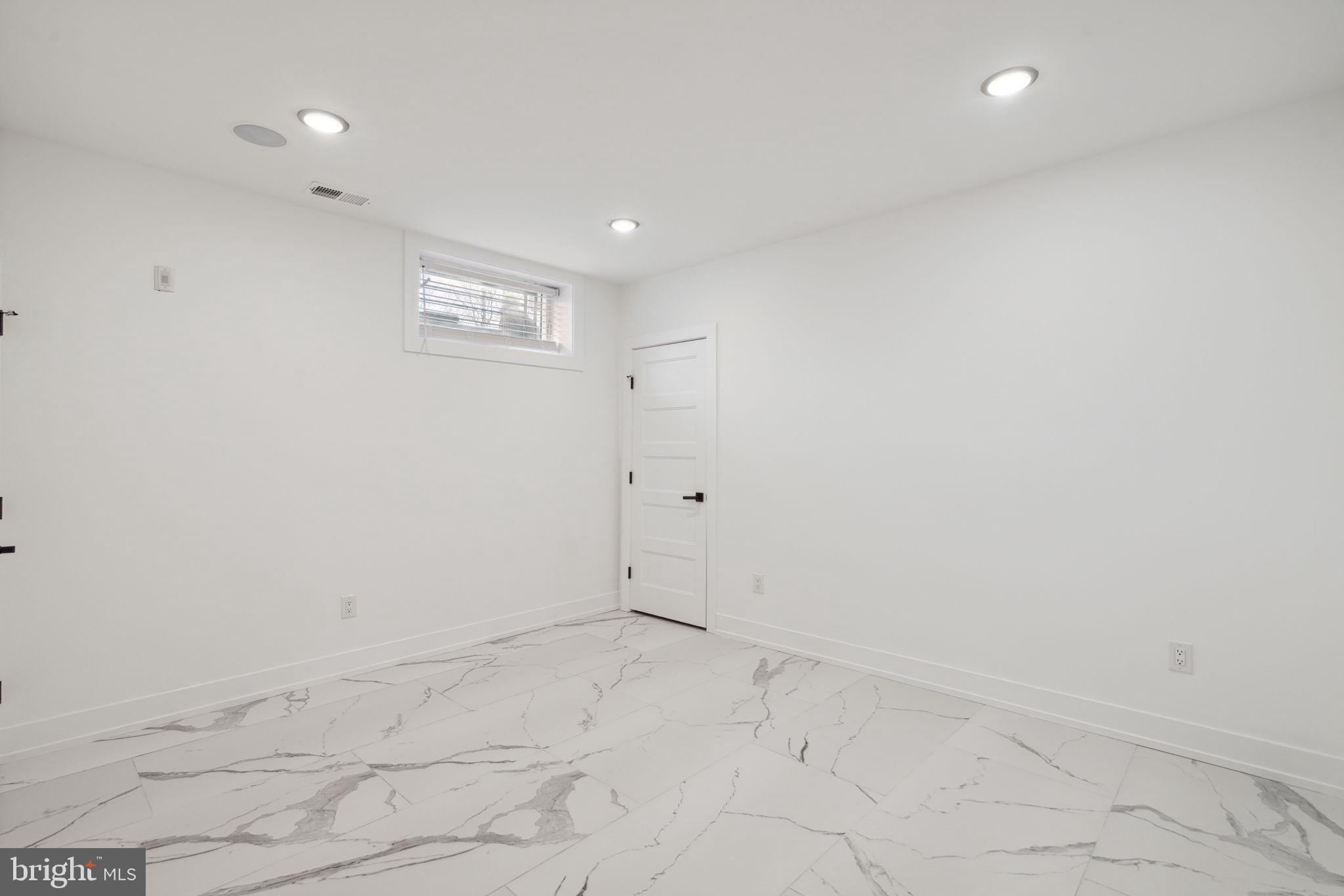 129 E Cumberland St #2