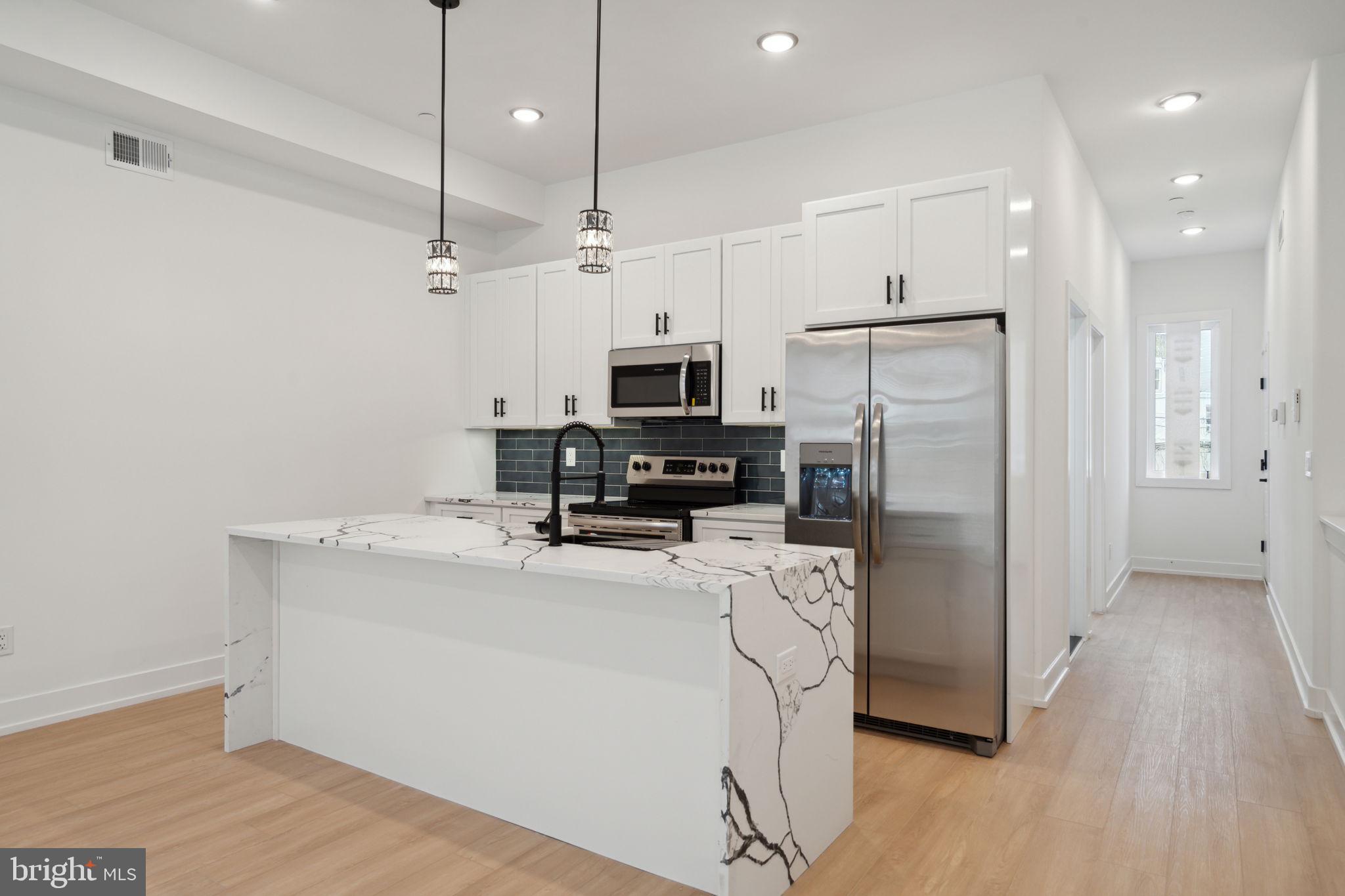 129 E Cumberland St #2