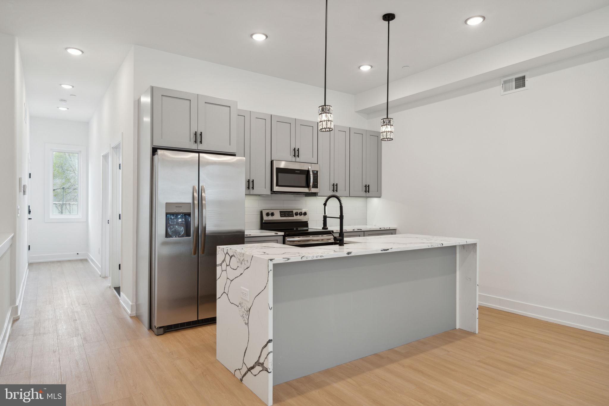 129 E Cumberland St #2