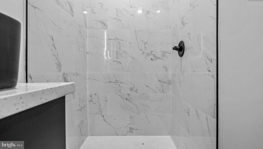 2816 W Oxford St #2