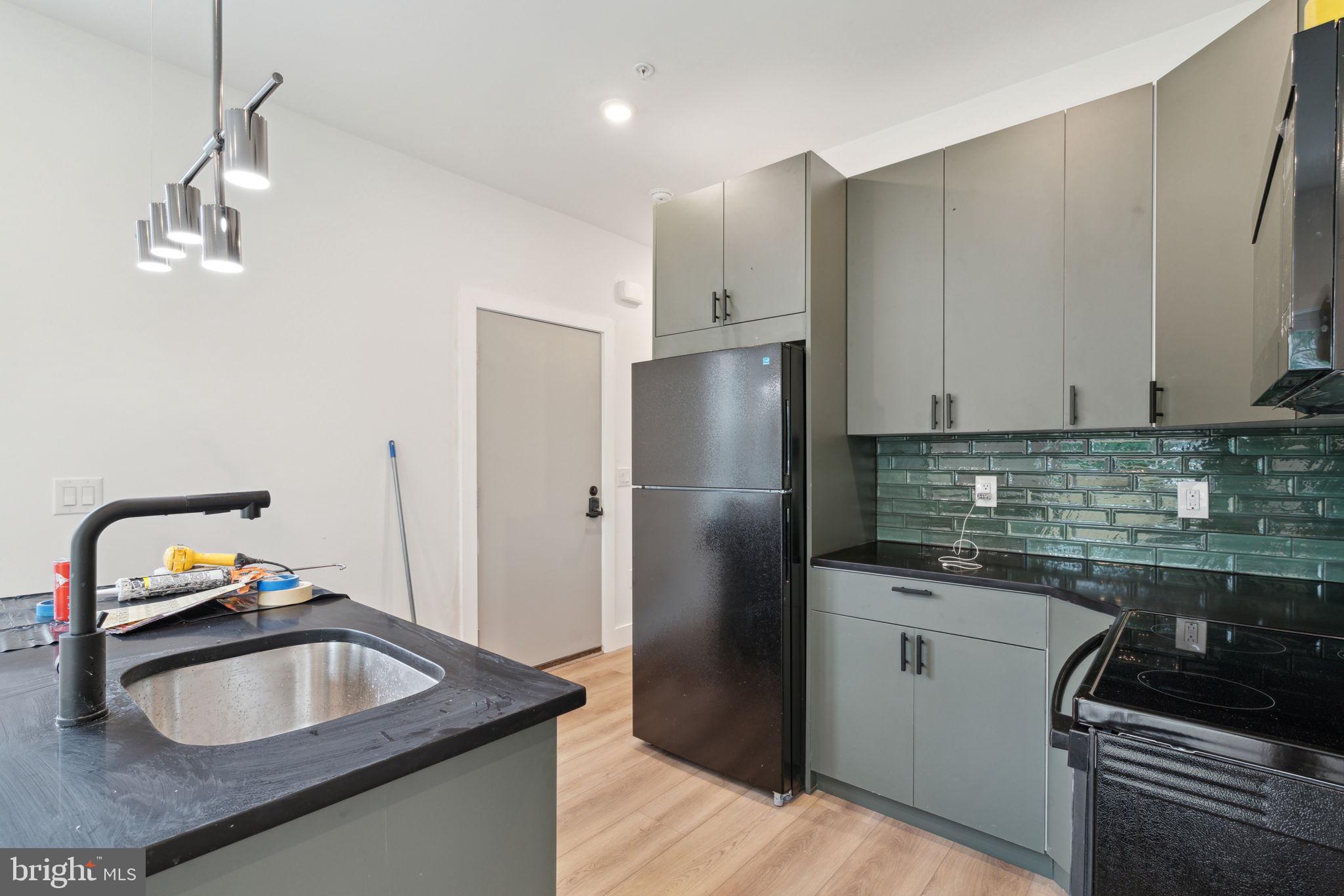 156 W Cumberland St #1