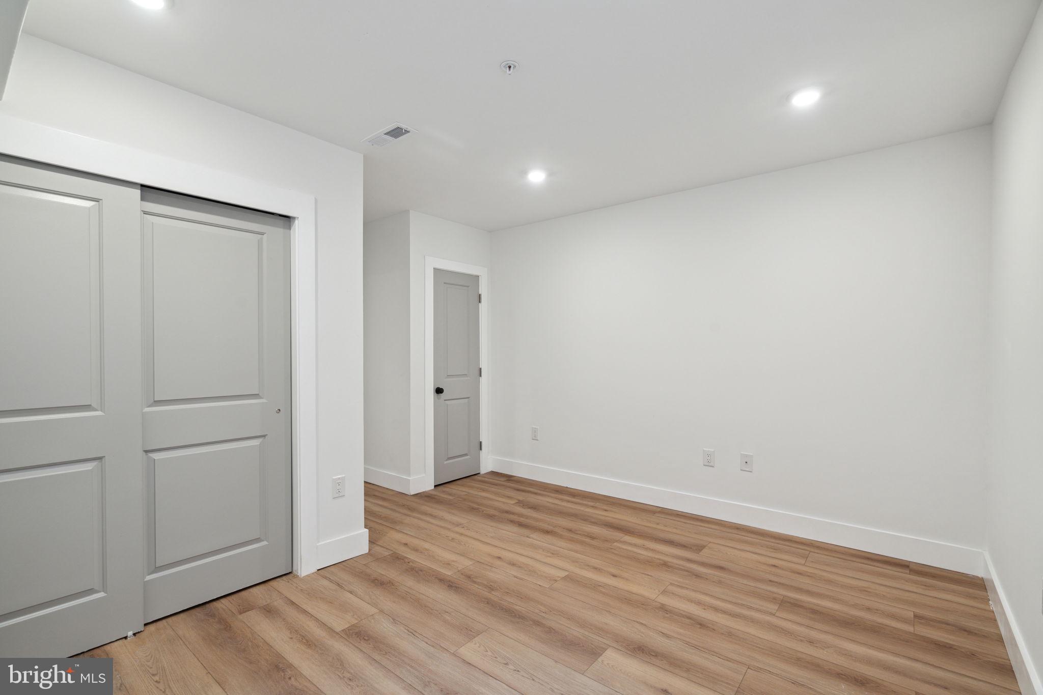 156 W Cumberland St #1
